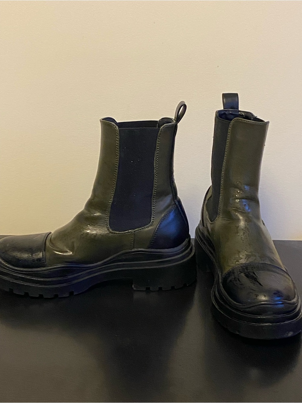 Vero Moda Men's Olive Green and Black Chunky Chelsea Boots - Picture 2 of 4